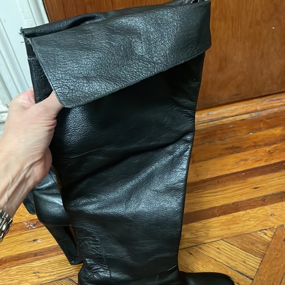 Blk high leather boots - used - Picture 8 of 10